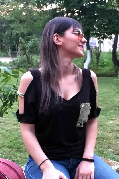 Μαύρη Γυναικεία Μπλούζα Chic Με Τσέπη Από Ασημί Παγιέτα