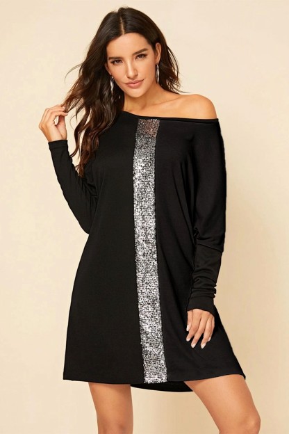 Μαύρo Μακρυμάνικο Φόρεμα Με Ρίγα Από Ασημί Παγιέτα.