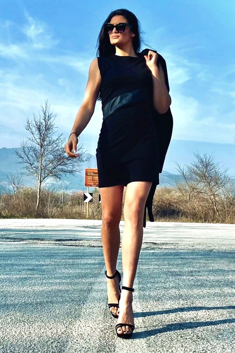 Μαύρο Φόρεμα Denise Με Δερμάτινη Ρίγα