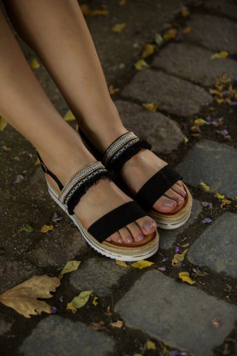 Flat Πέδιλο Μαύρο Boho Με Άσπρη Σόλα Και Σχοινιά